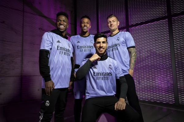 Maglia Real Madrid Vini Jr. 20 Divisa Trasferta 2022/23